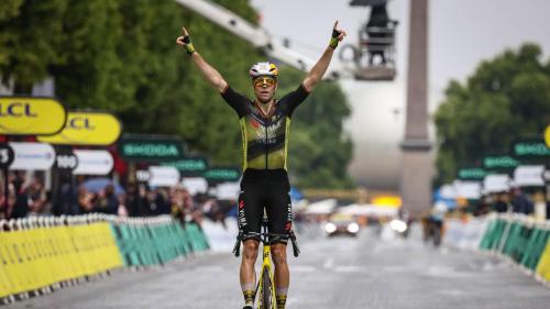 Klasikářská bouře v Paříži! Van Aert ovládl Montmartre, Pogačar králem Tour!